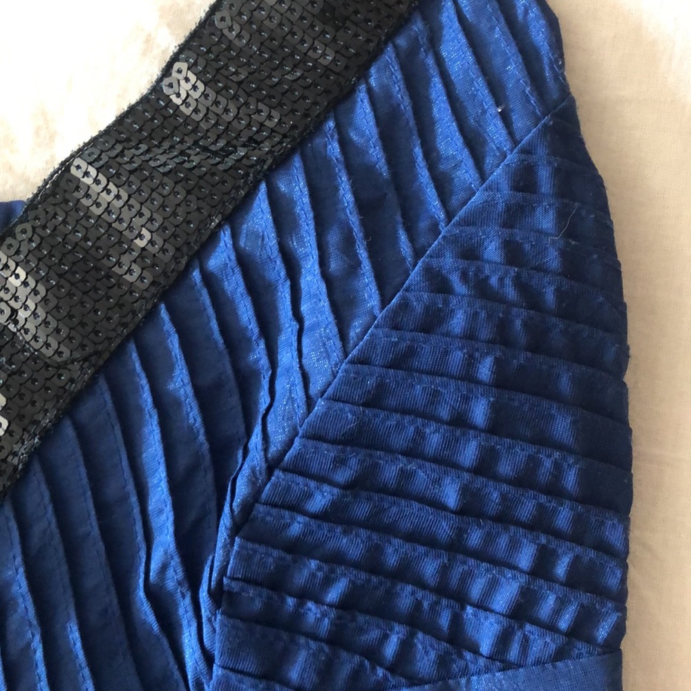 Cute 👗 - Picture 3 of 7